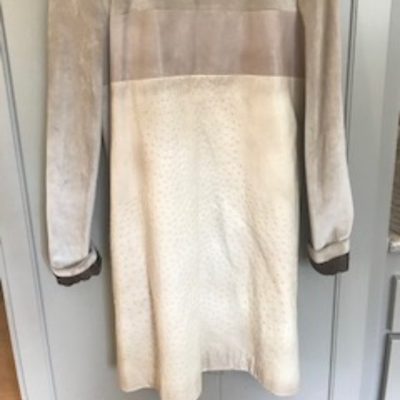 Gucci Albino Suede with Ostrich Cut Detail Coat - Picture 11 of 16